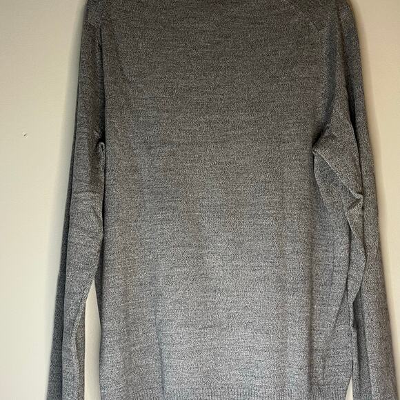 Banana Republic Men’s Gray V-Neck Sweater with Defect Size Medium Tall - Picture 15 of 16